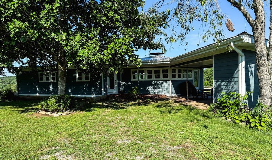 6575 Summershade Rd, Beaumont, KY 42124 - 2 Beds, 2 Bath