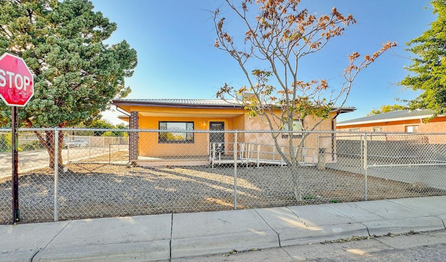 515 S 11TH St, Belen, NM 87002 - 3 Beds, 2 Bath
