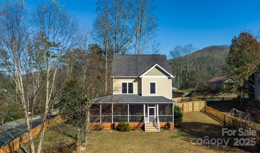 11 Forest Park Ln, Asheville, NC 28803 - 3 Beds, 3 Bath