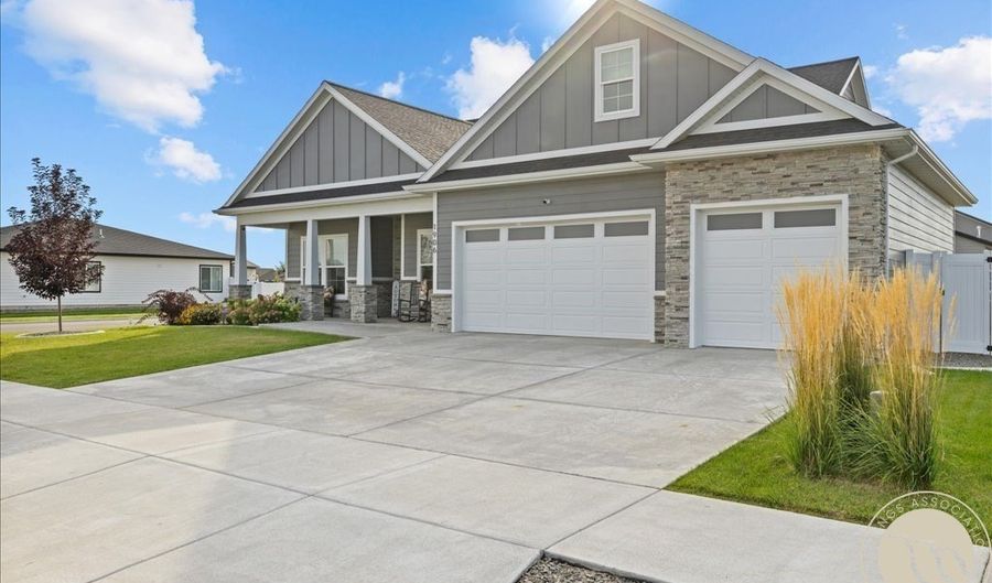 1906 W Thunder Mountain Rd, Billings, MT 59106 - 5 Beds, 2 Bath