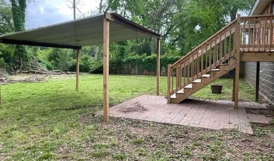 2004 ROANOKE St, Alexandria, LA 71301 - 3 Beds, 2 Bath
