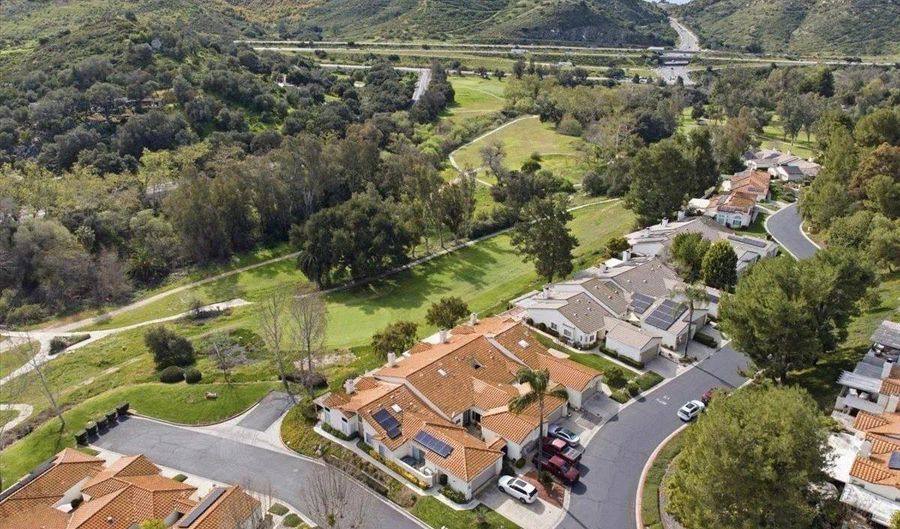 29585 Circle R Grns, Escondido, CA 92026 - 3 Beds, 2 Bath