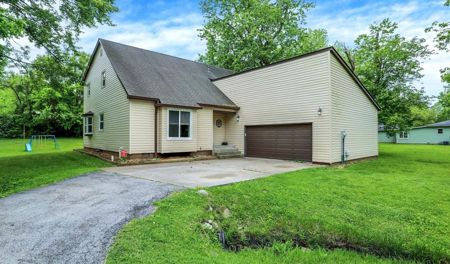 2747 E Midland Rd, Indianapolis, IN 46227 - 4 Beds, 3 Bath