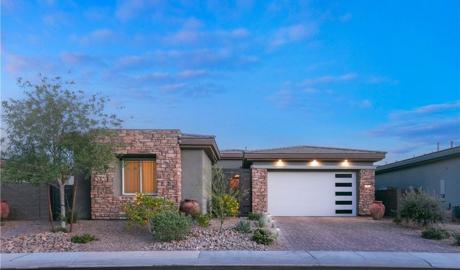 79 Reflection Cove Dr, Henderson, NV 89011 - 3 Beds, 4 Bath