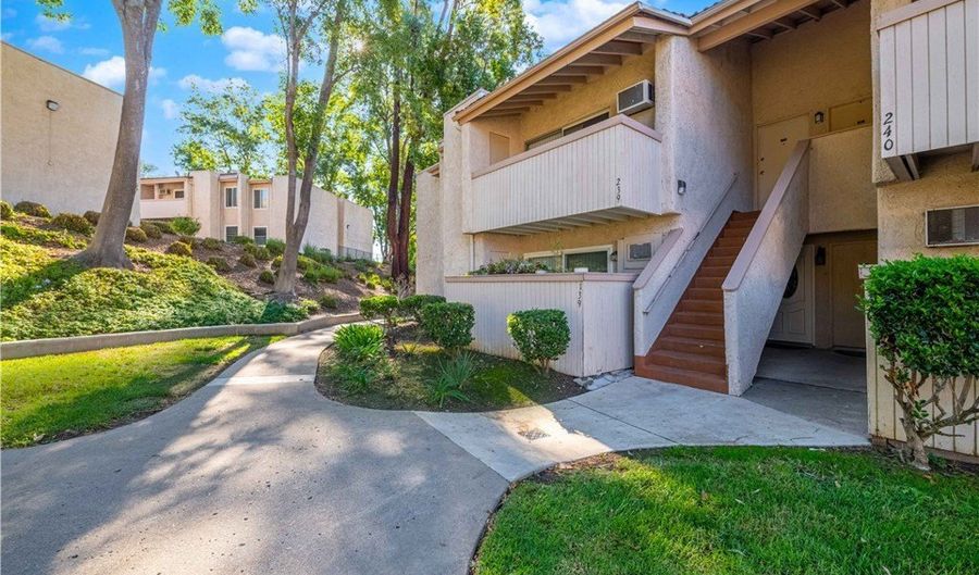 28947 Thousand Oaks 139, Agoura Hills, CA 91301 - 2 Beds, 1 Bath