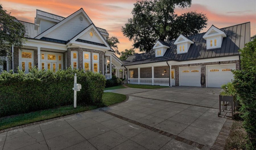 1611 Glenn Swetman St, Biloxi, MS 39530 - 7 Beds, 9 Bath