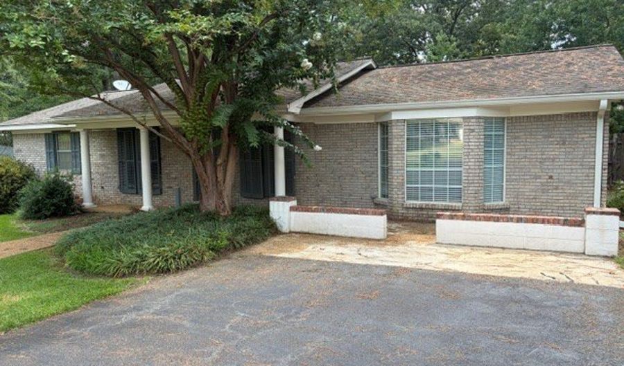 206 Pine Lane Dr, Batesville, MS 38606 - 3 Beds, 2 Bath