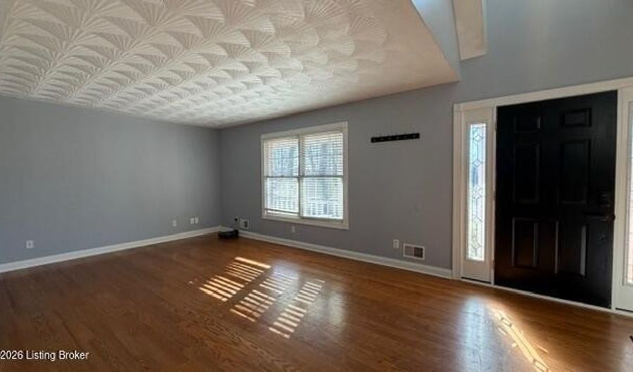 111 N Salem Dr, Bardstown, KY 40004 - 3 Beds, 4 Bath