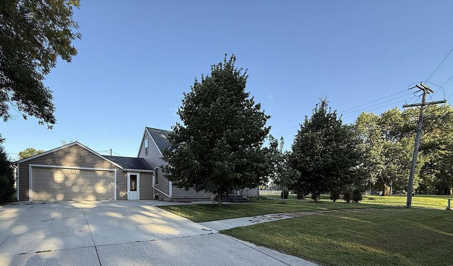 228 S Haven St, Appleton, MN 56208 - 4 Beds, 2 Bath