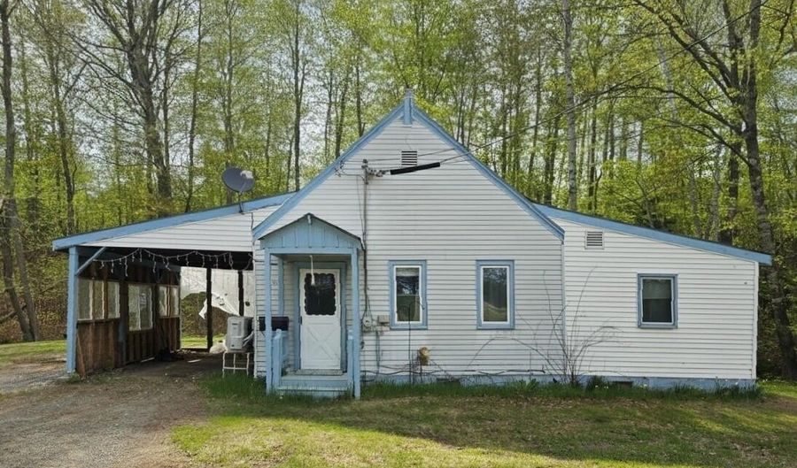 372 River Rd, Avon, ME 04966 - 2 Beds, 1 Bath