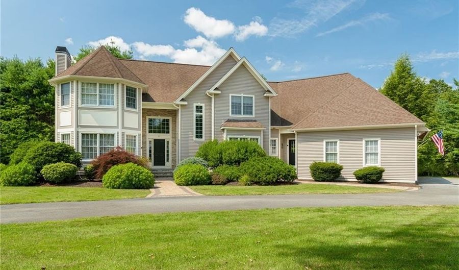 81 Crest Dr, Cranston, RI 02921 - 4 Beds, 4 Bath