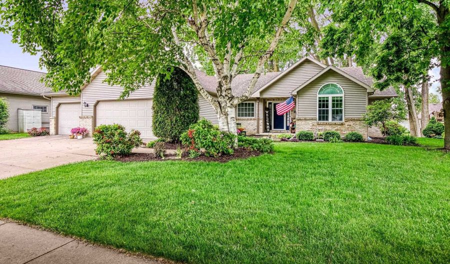 1501 BEDFORD Ln, Appleton, WI 54915 - 3 Beds, 3 Bath
