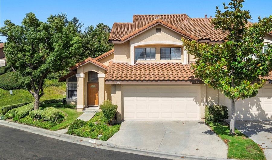 6076 E East Montefino Ln, Anaheim, CA 92807 - 3 Beds, 3 Bath