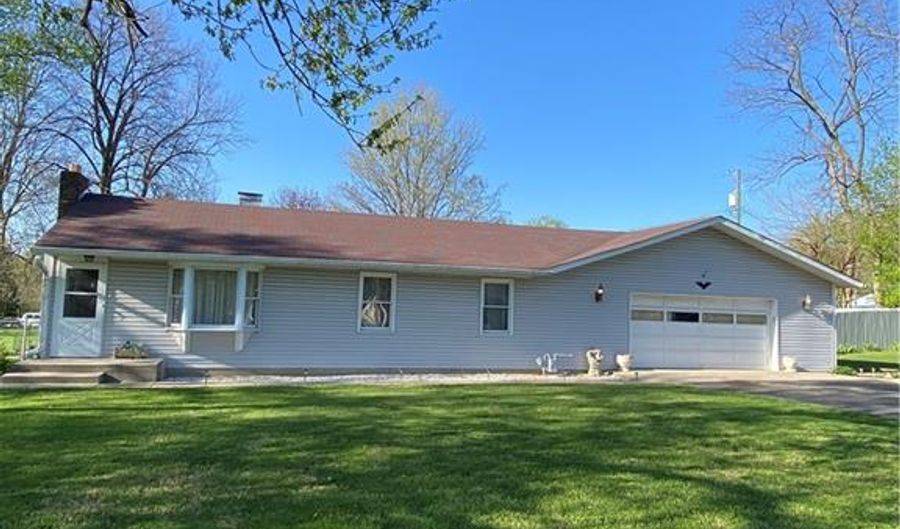 458 W Stop 11 Rd, Indianapolis, IN 46217 - 3 Beds, 2 Bath