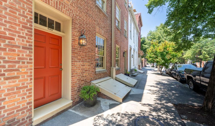 806 S ANN St, Baltimore, MD 21231 - 5 Beds, 4 Bath