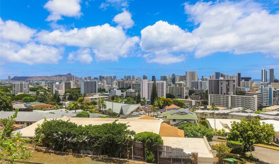 1952 Nehoa Pl, Honolulu, HI 96822 - 5 Beds, 4 Bath