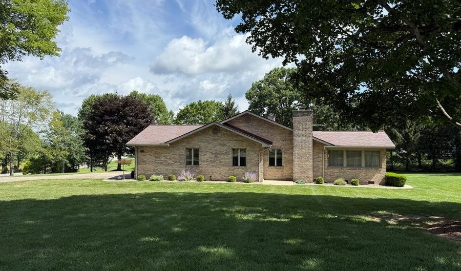 105 Beechwood Dr, Beaver, WV 25813 - 3 Beds, 2 Bath