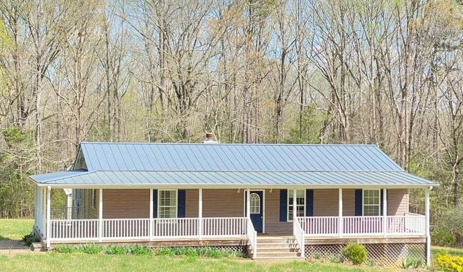 427 Muscadine Trl, Baskerville, VA 23915 - 3 Beds, 2 Bath