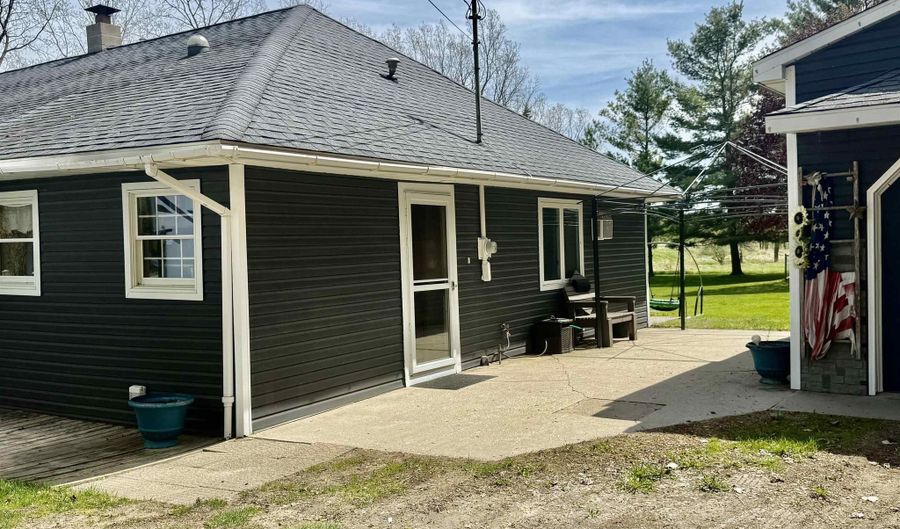 742 E Van Buren Rd, Alma, MI 48801 - 3 Beds, 2 Bath
