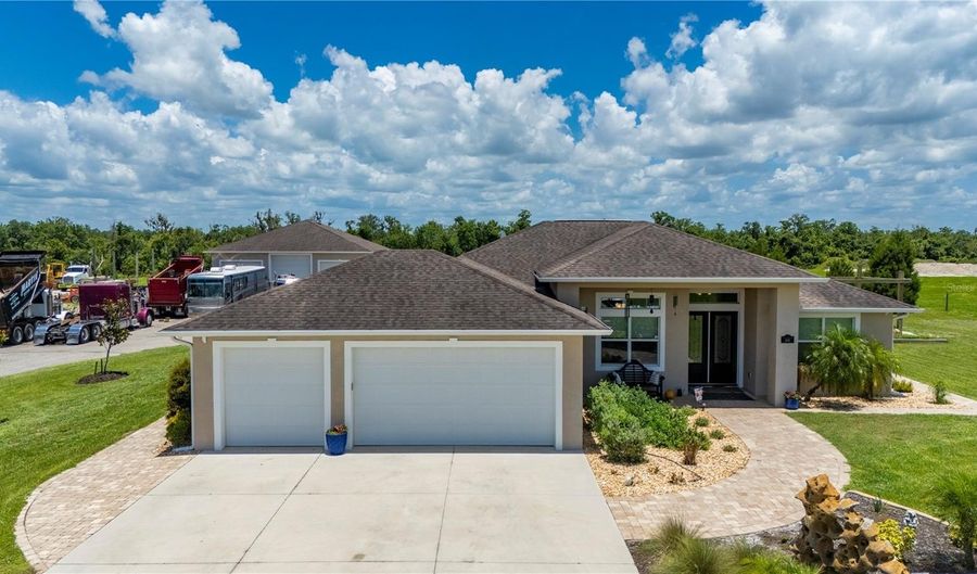 2432 SW BREWER Ave, Arcadia, FL 34266 - 3 Beds, 2 Bath