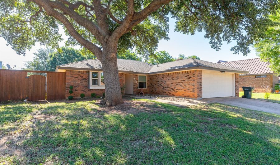 5217 Meadowick Ln, Abilene, TX 79606 - 3 Beds, 2 Bath