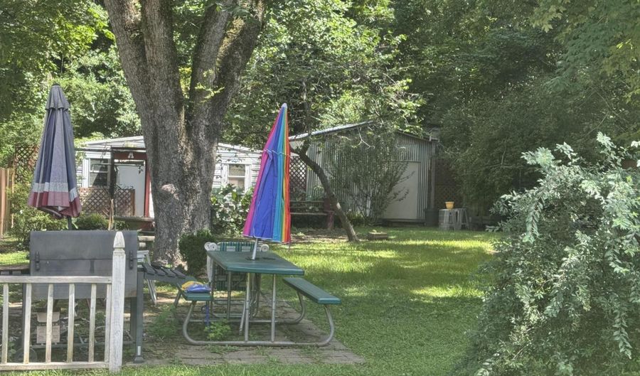 74 Lafayette St, Alexander City, AL 35010 - 3 Beds, 2 Bath