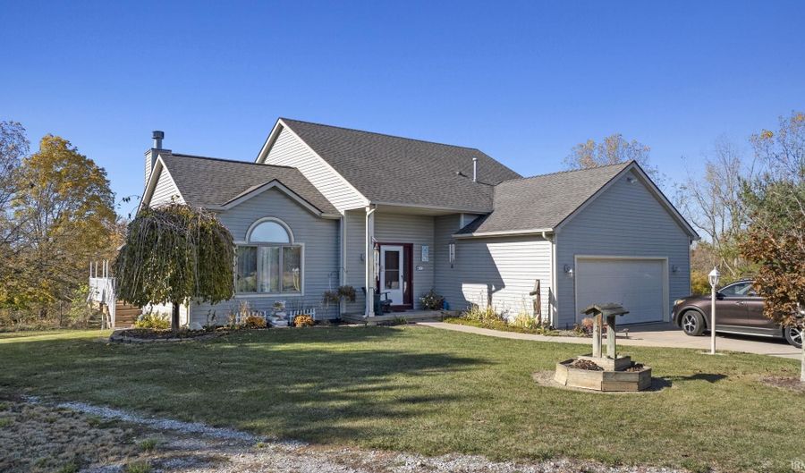 6060 County Road 39, Auburn, IN 46706 - 4 Beds, 4 Bath