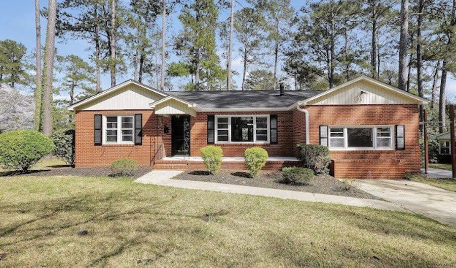 789 Pinewood, Macon, GA 31204 - 5 Beds, 4 Bath