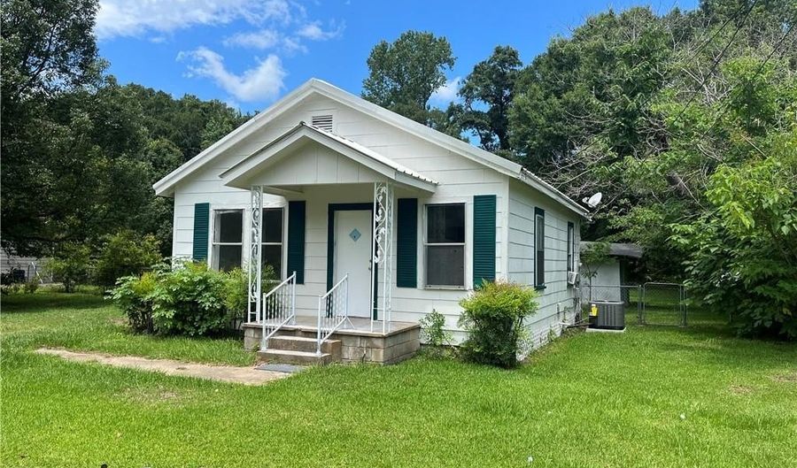110 15th St W, Bay Minette, AL 36507 - 2 Beds, 1 Bath