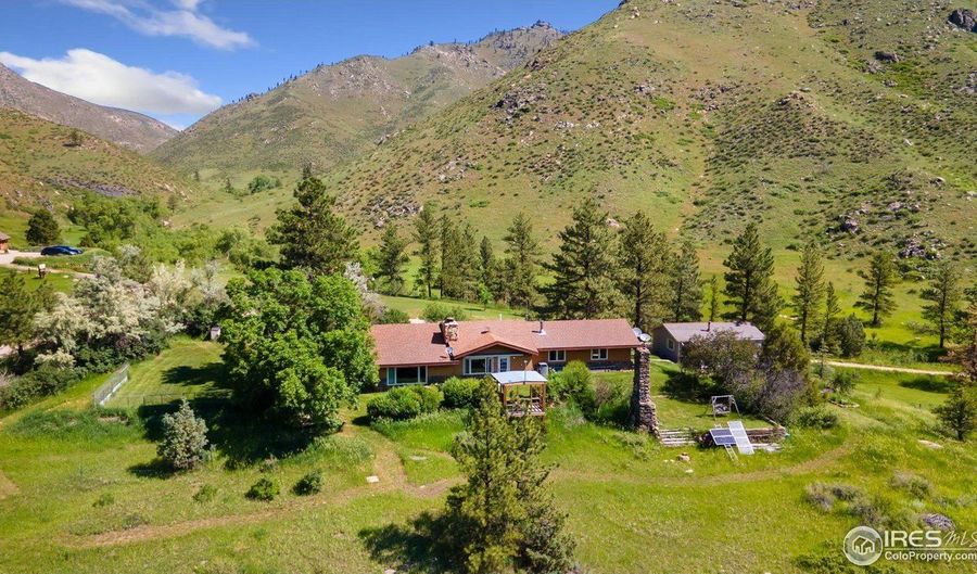 23 Wild River Rd, Bellvue, CO 80512 - 2 Beds, 3 Bath