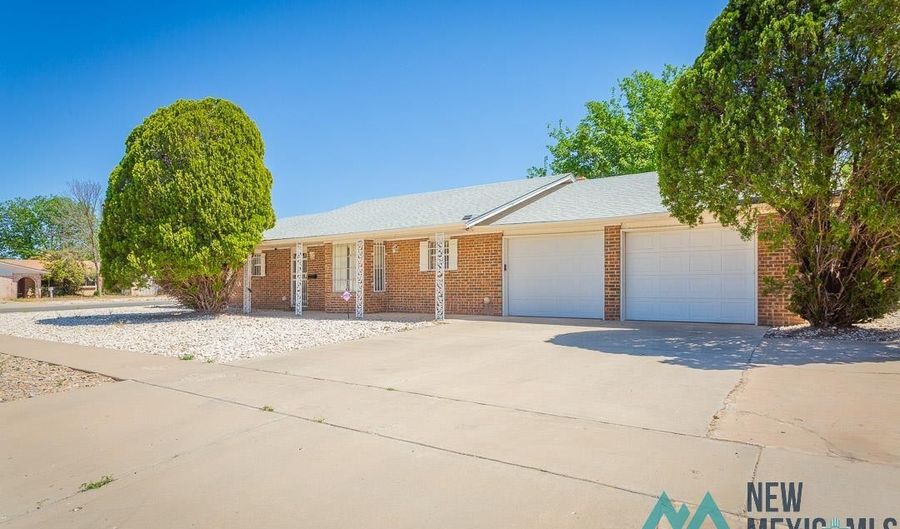 500 W Poe St, Roswell, NM 88203 - 3 Beds, 2 Bath