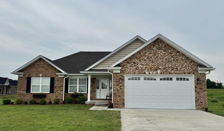 303 Oak Grove Dr, Bardstown, KY 40004 - 3 Beds, 2 Bath