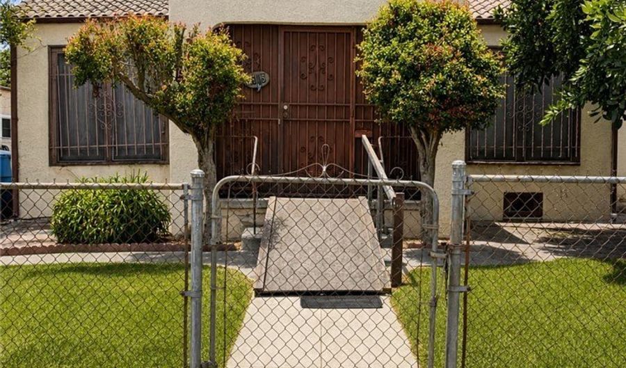 3045 Field Ave, Los Angeles, CA 90016 - 3 Beds, 1 Bath
