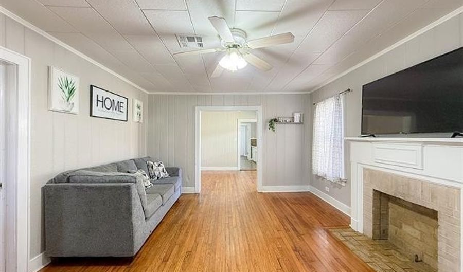 319 E 13th St, Ada, OK 74820 - 3 Beds, 1 Bath