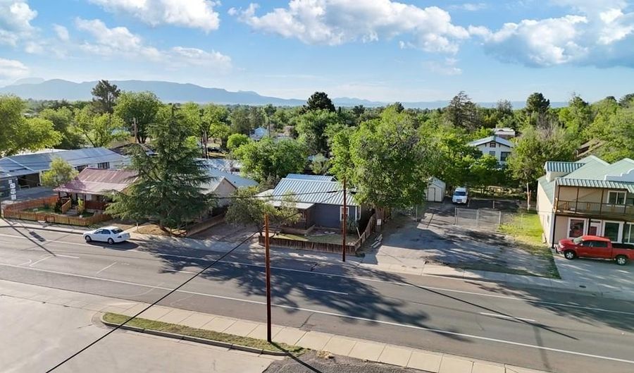 705 E Ave E, Alpine, TX 79830 - 2 Beds, 1 Bath