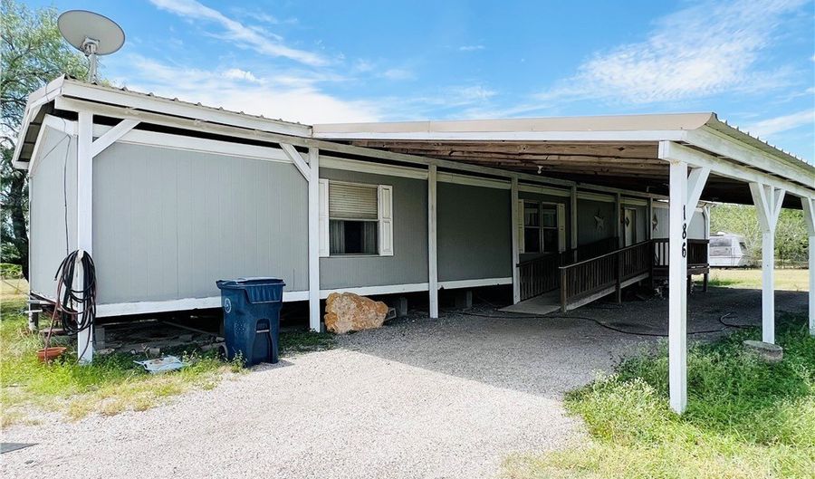 186 County Road 161, Alice, TX 78332 - 3 Beds, 2 Bath