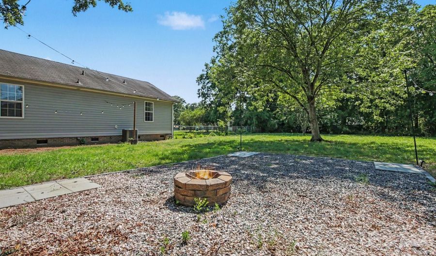 1341 E Cannon Ave, Albemarle, NC 28001 - 3 Beds, 2 Bath