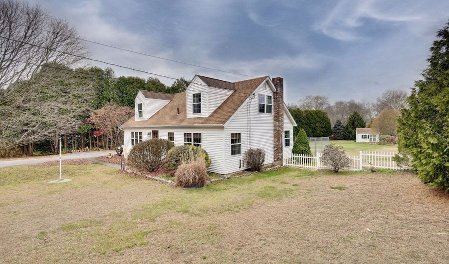 85 Bailey Woods Rd, Brooklyn, CT 06234 - 4 Beds, 3 Bath