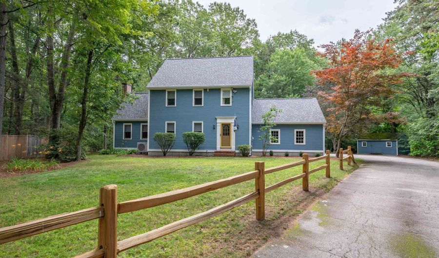 21 Tamarack Ln, Amherst, NH 03031 - 3 Beds, 3 Bath