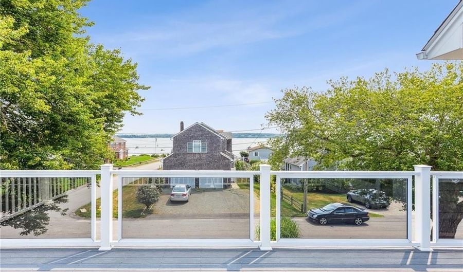 18 Anawan Ave, Narragansett, RI 02882 - 3 Beds, 3 Bath