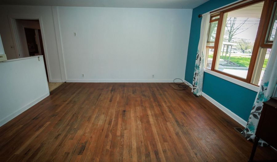 405 Cedar St, Attica, IN 47918 - 3 Beds, 2 Bath