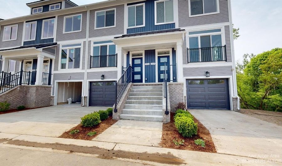 2731 Bristol Rdg Dr, Ann Arbor, MI 48105 - 4 Beds, 5 Bath