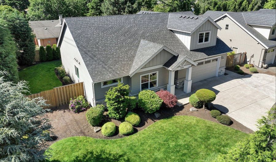 14206 SE WOODSIDE Ave, Milwaukie, OR 97267 - 3 Beds, 3 Bath