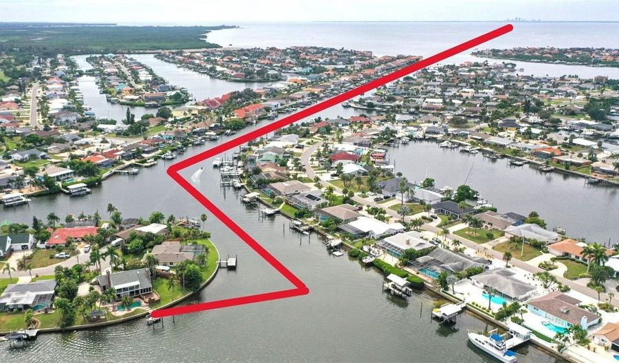 769 KINGSTON Ct, Apollo Beach, FL 33572 - 4 Beds, 4 Bath