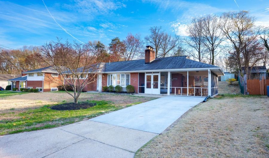 4305 ELMWOOD Rd, Beltsville, MD 20705 - 6 Beds, 4 Bath