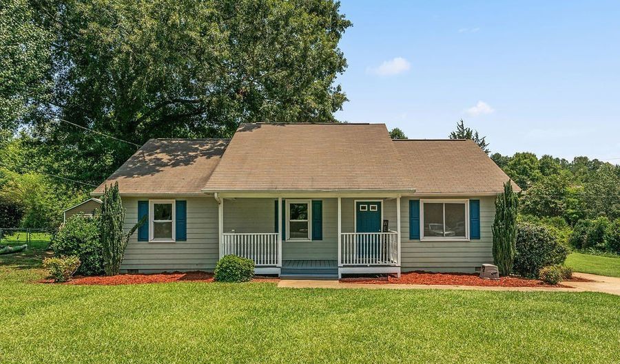 135 Manning Mill Rd NW, Adairsville, GA 30103 - 3 Beds, 2 Bath