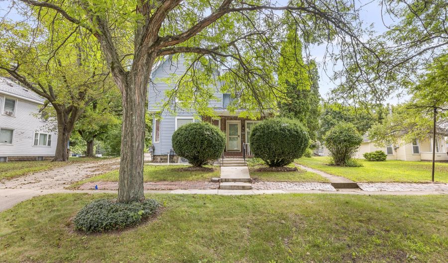 710 N Monroe St, Albion, MI 49224 - 3 Beds, 2 Bath