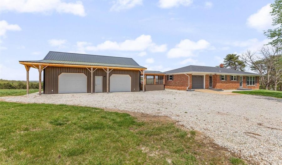 10353 State Route OO, Bloomsdale, MO 63627 - 3 Beds, 2 Bath