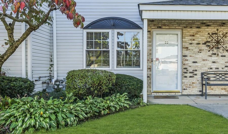 82 Cliffwood Ave W 53, Aberdeen, NJ 07747 - 2 Beds, 2 Bath