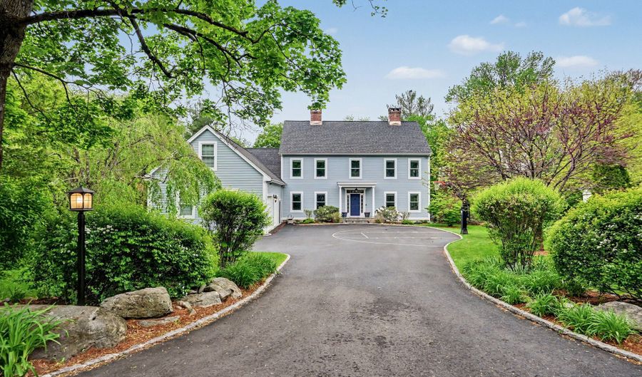 518 Hoyt St, Darien, CT 06820 - 5 Beds, 4 Bath